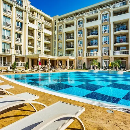 Ξενοδοχείο με διαμερίσματα Rena 4*