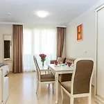 شقة فندقية Rena 4*
