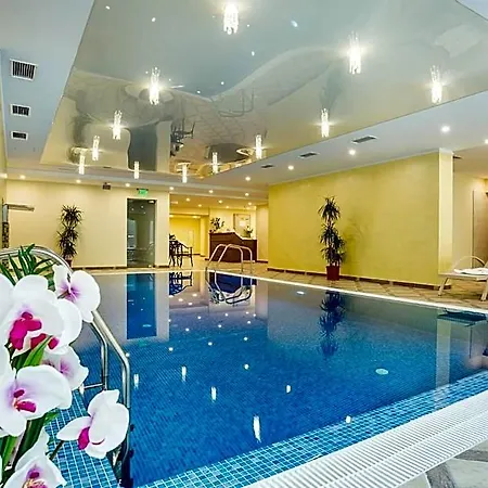 Rena Aparthotel 4*