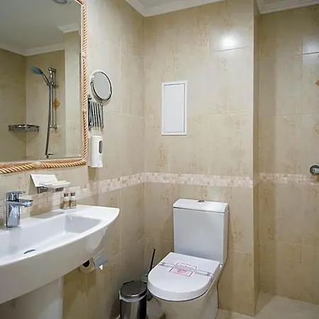 Rena Aparthotel 4*